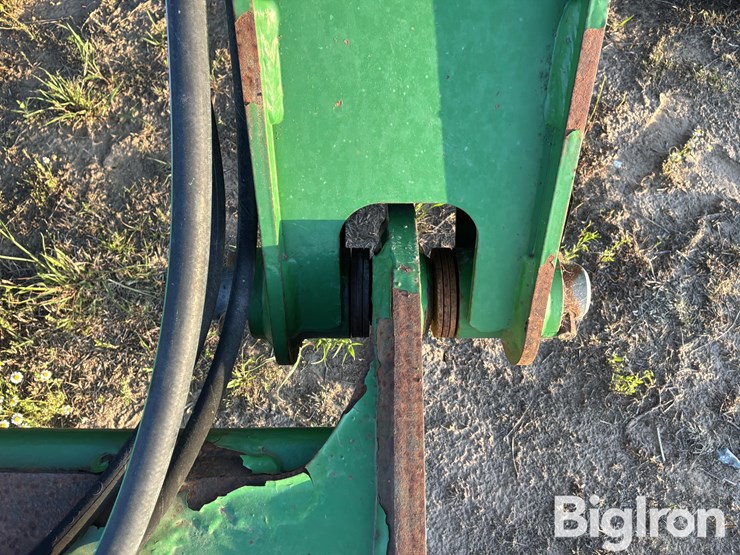 2014-john-deere-2620-image-12