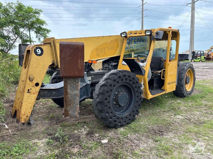 caterpillar-tl943-image-1