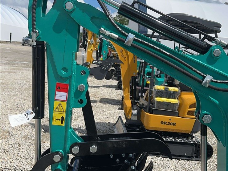 cfg-industrial-h16r-mini-excavator-image-2
