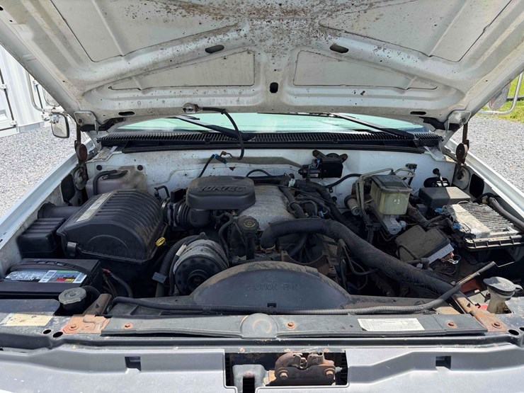 2000-chevrolet-3500-image-17