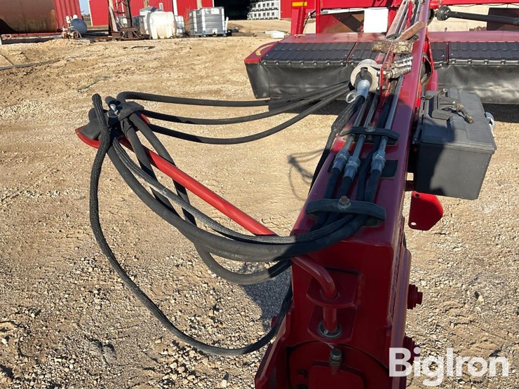 2017-new-holland-313-image-12