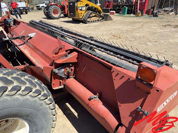 hesston-8400-image-17