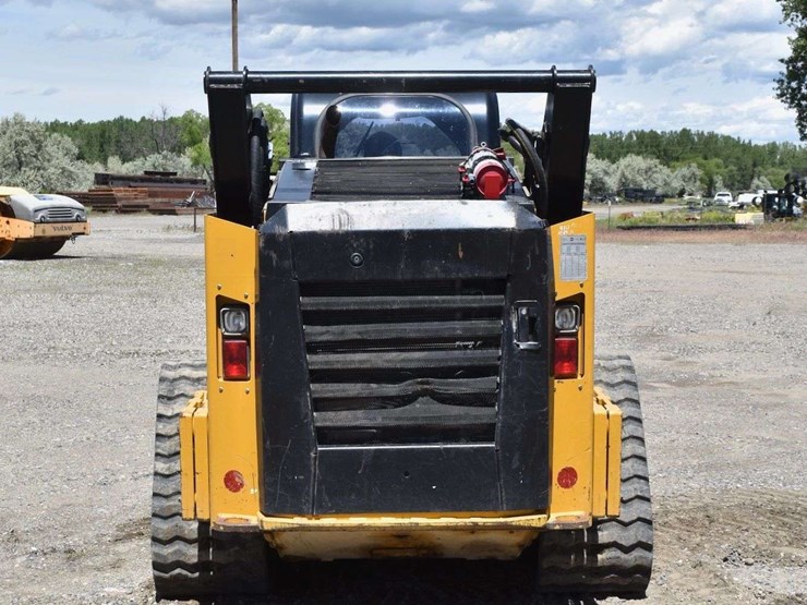 2017-caterpillar-d2-image-10
