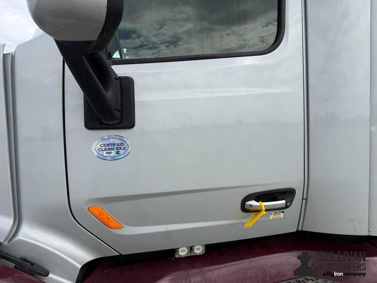 2015-peterbilt-579-image-16