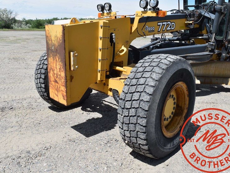 2008-deere-772d-image-18