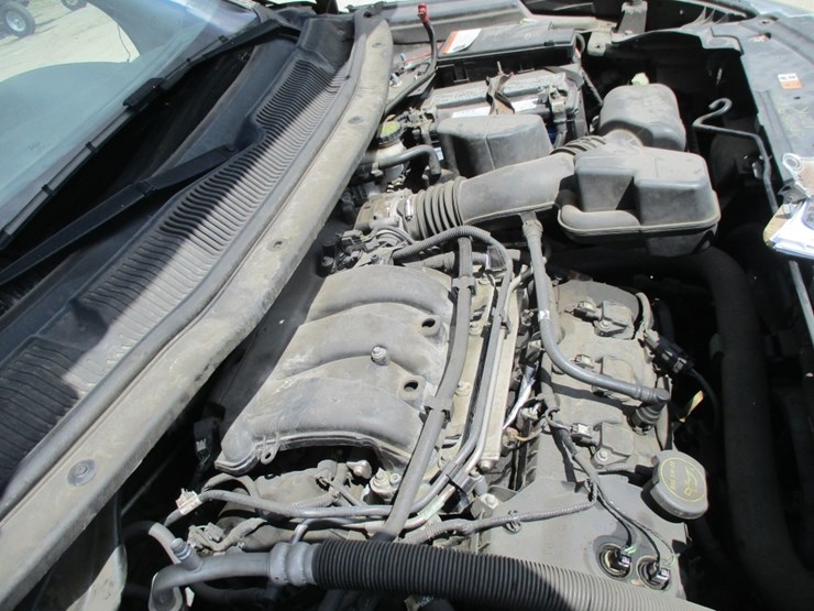 2016-ford-explorer-image-5