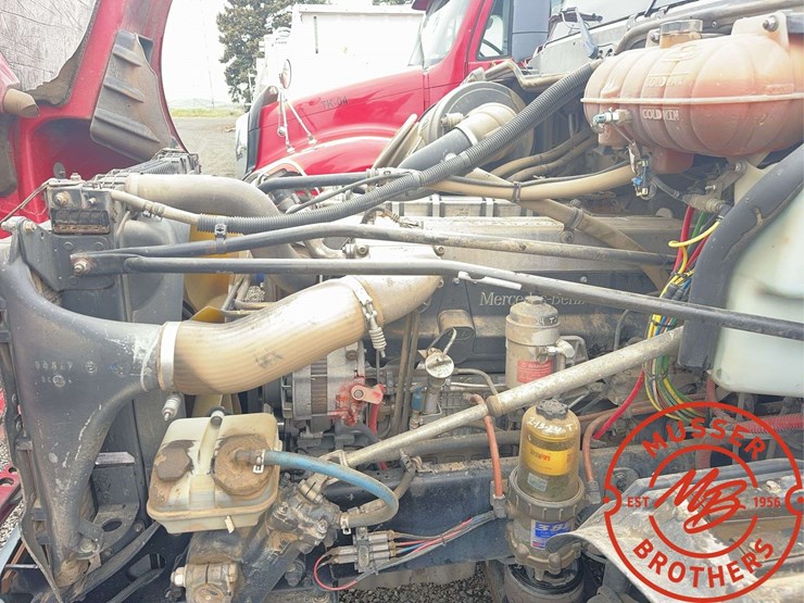 2007-freightliner-columbia-120-image-29