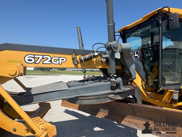2012-deere-672gp-image-19