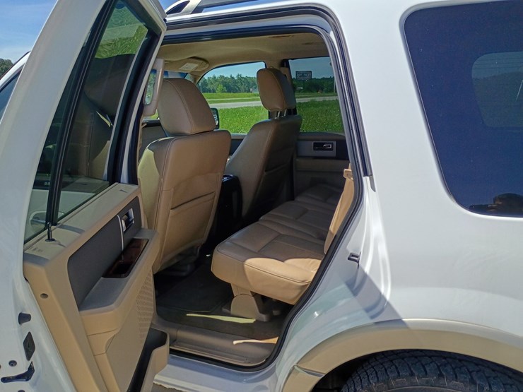 2010-ford-expedition-image-59