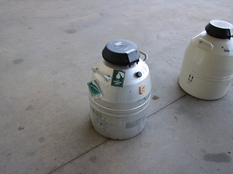 #1036-•-livestock-semen-tank-image-2