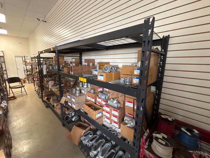 #4005-•-three-shelving-sections-image-5