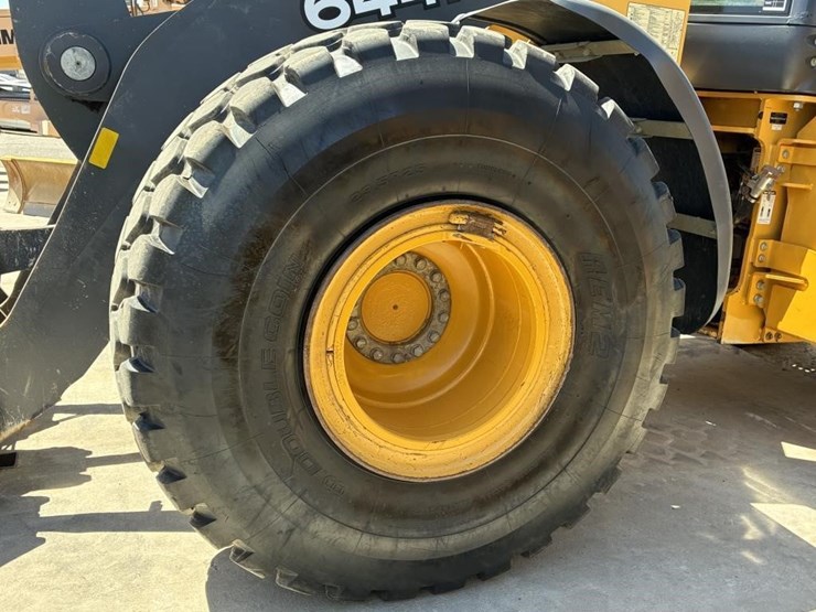 2018-deere-644k-image-10