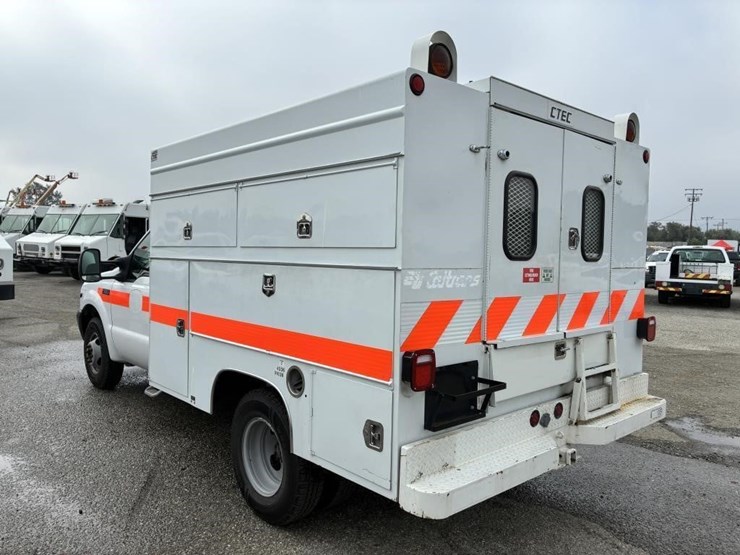 2002-ford-f350-xlt-image-4