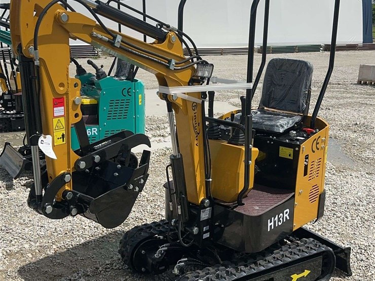 cfg-industrial-h13r-mini-excavator-image-1