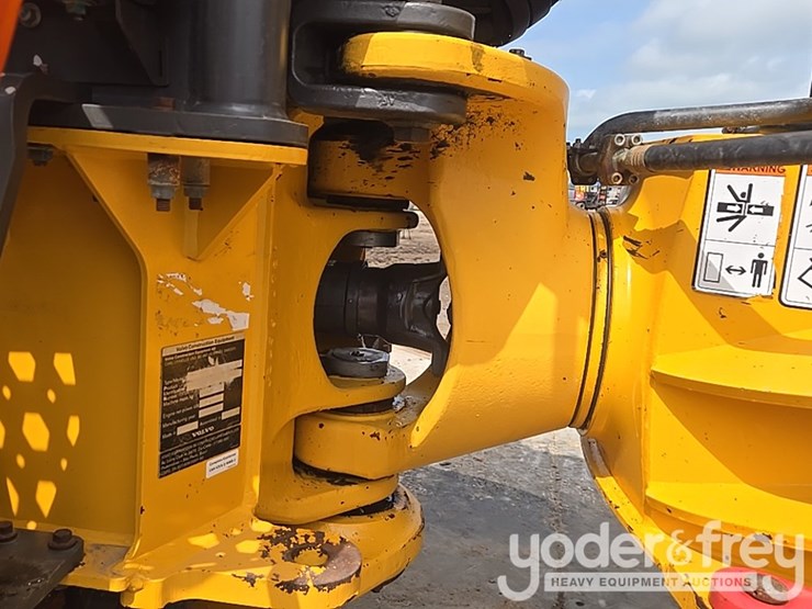 2020-volvo-a25g-image-17