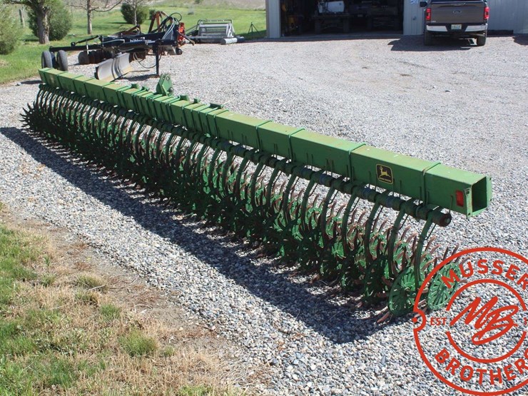 john-deere-400-image-5