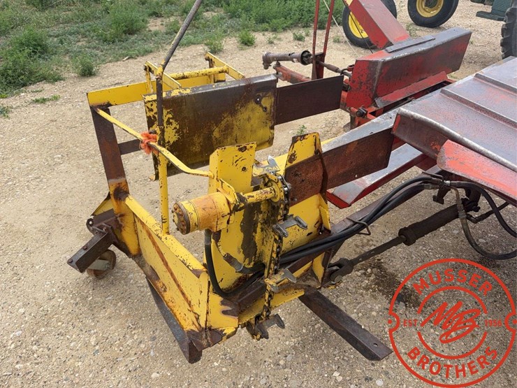 new-holland-1030-image-16