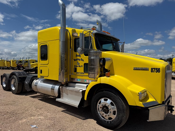 2014-kenworth-t800-image-3