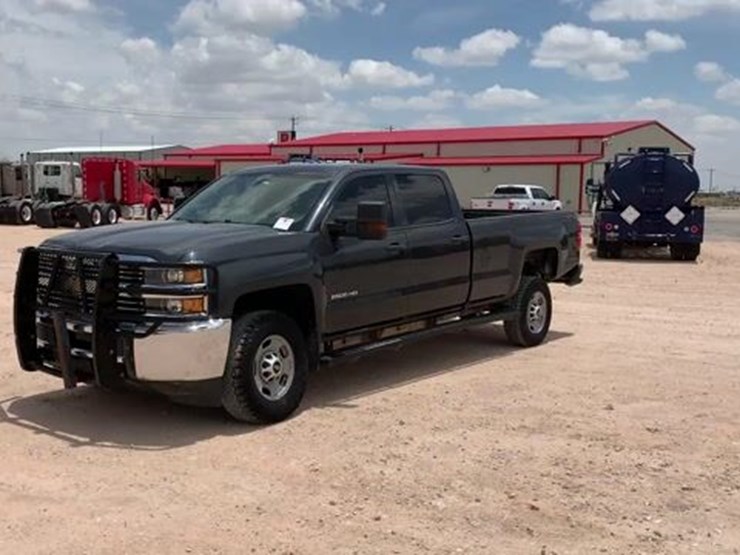 2018-chevrolet-silverado-2500hd-image-1