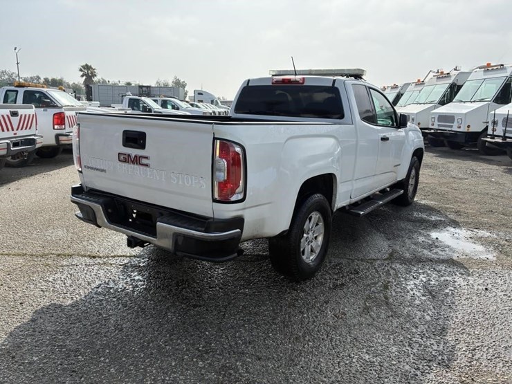 2016-gmc-canyon-image-3