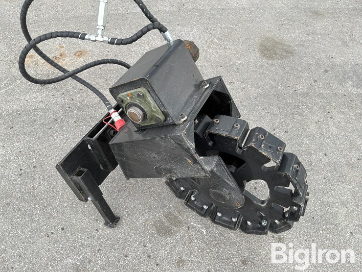 2025-massey-ferguson-730-image-10
