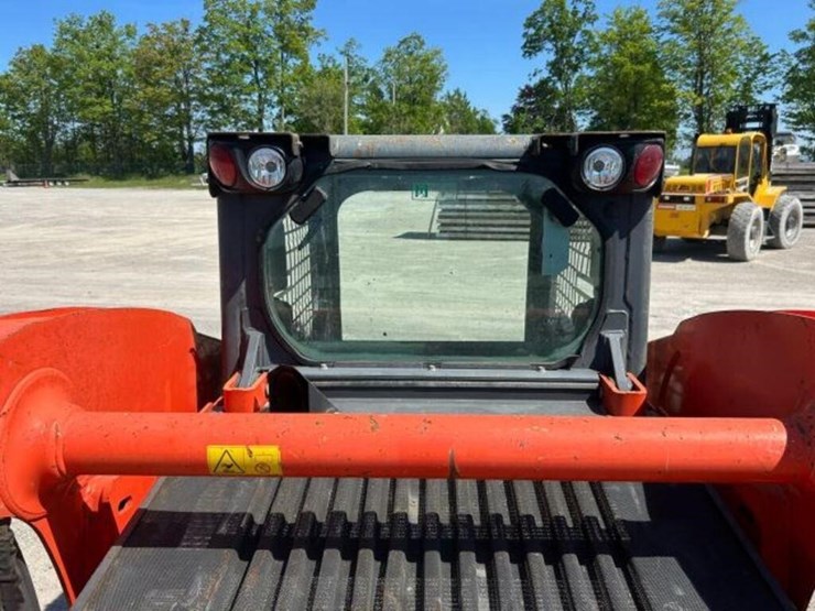 2018-kubota-ssv65-image-65