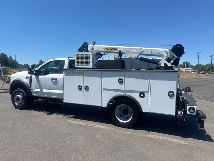 2026-ford-f550-xl-image-8
