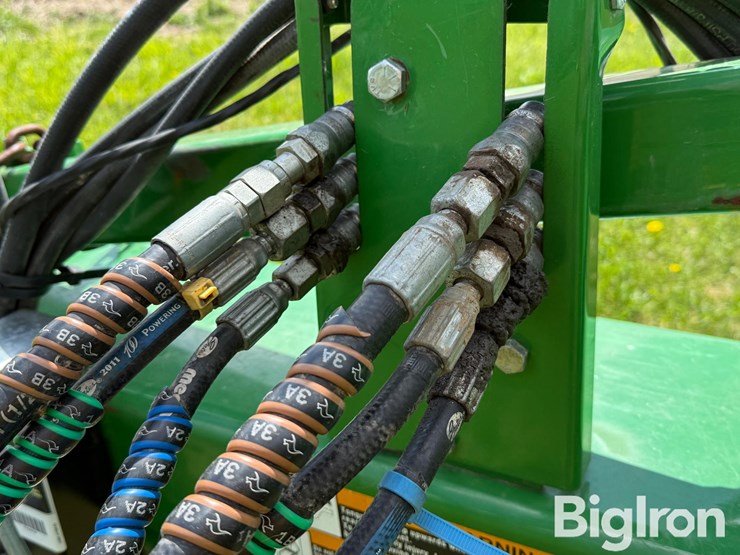 2014-john-deere-2310-image-14