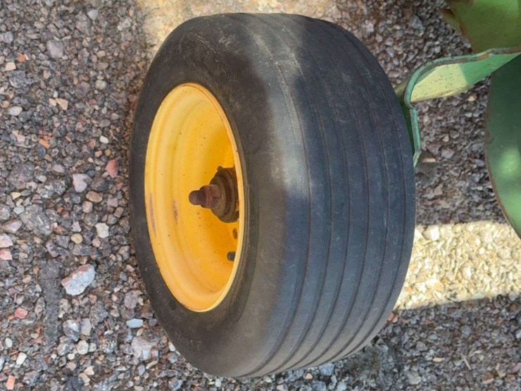 john-deere-566-image-15