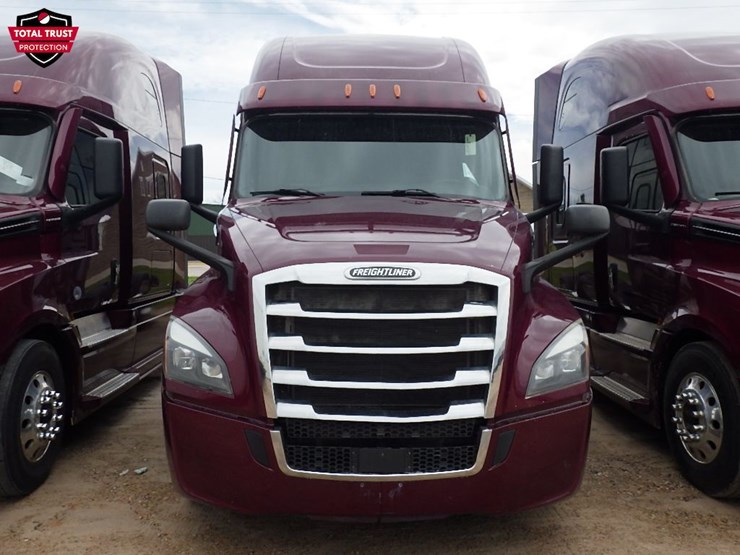 2021-freightliner-cascadia-126-image-2