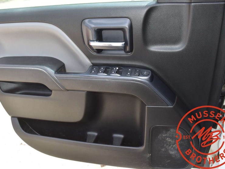 2015-chevrolet-3500-image-45
