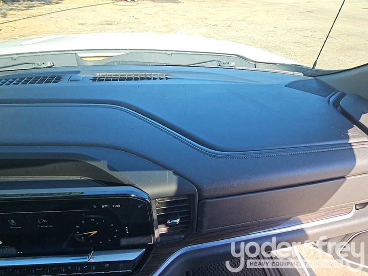 2022-chevrolet-1500-image-51
