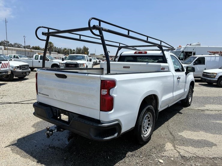 2020-chevrolet-1500-image-3