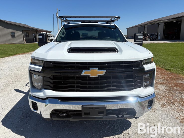 2024-chevrolet-3500hd-image-2