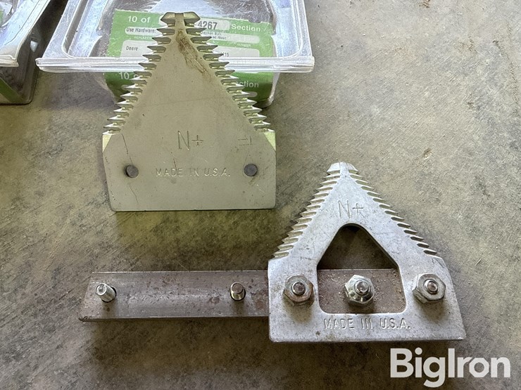 john-deere-assorted-header-parts-image-12