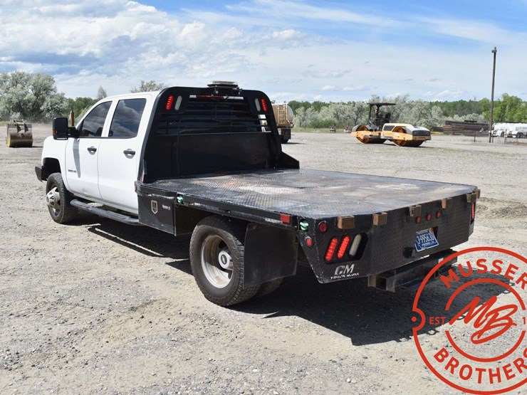 2015-chevrolet-3500-image-6