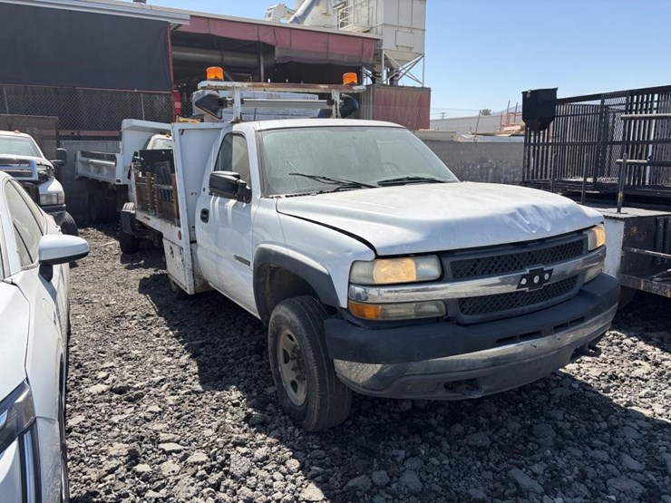 2001-chevrolet-2500hd-image-2