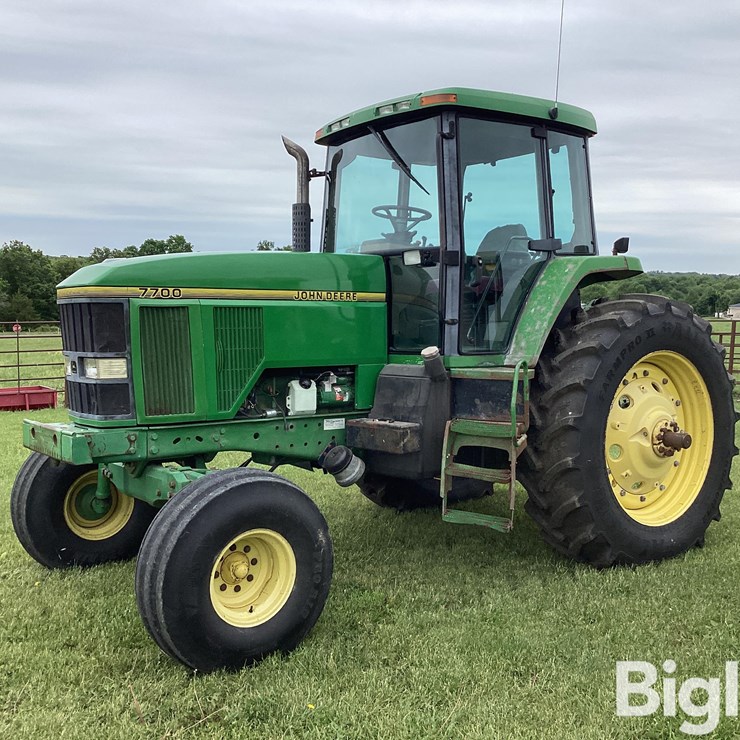 1993 JOHN DEERE 7700