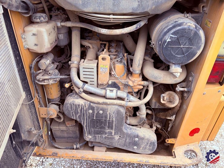 2020-caterpillar-259d3-image-53