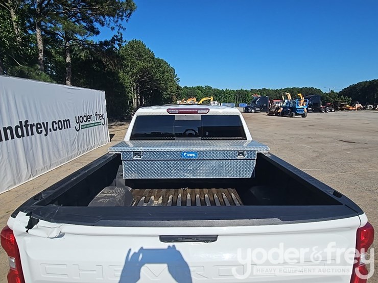 2022-chevrolet-1500-image-25
