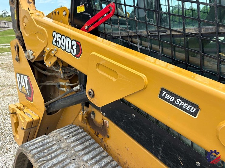 2022-caterpillar-259d3-image-37