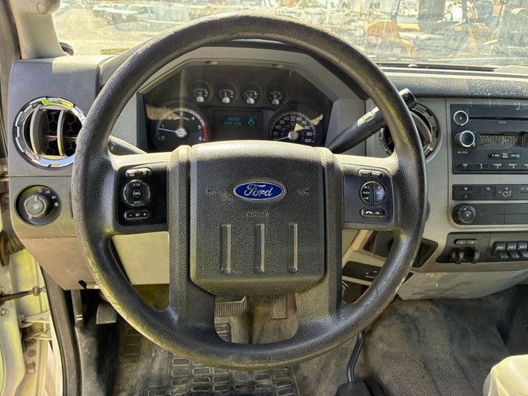 2011-ford-f550-image-15