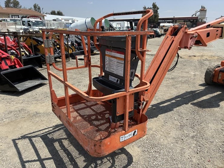 2012-jlg-e400ajpn-image-5
