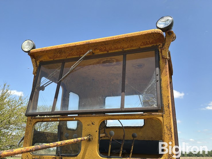 caterpillar-12-image-9