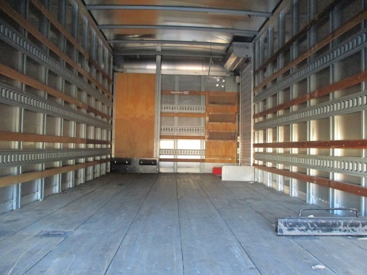 2018-hino-195-image-13