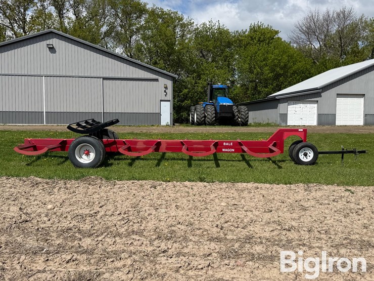 2019-industrias-america-825-round-hay-bale-wagon-image-4