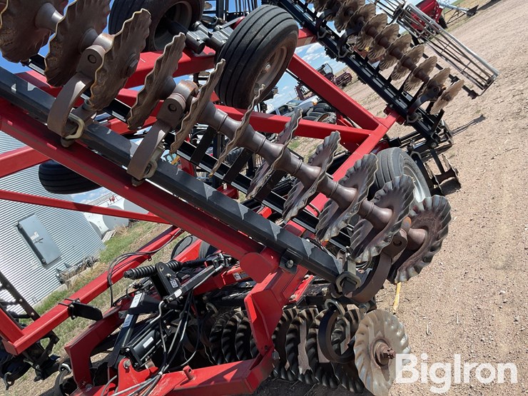 case-ih-330-image-15