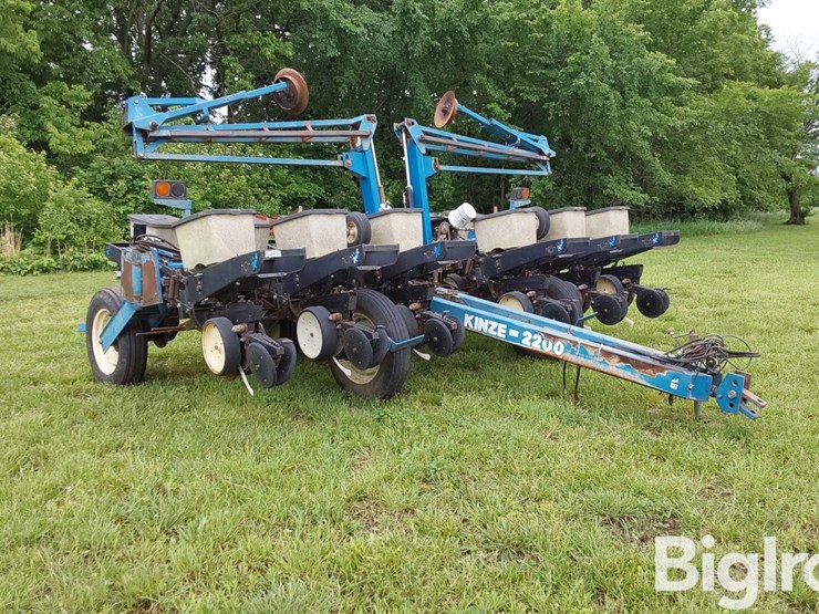 kinze-2200-image-3