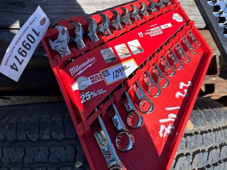 2198---milwaukee-11-pc.-sae-wrench-set-image-1