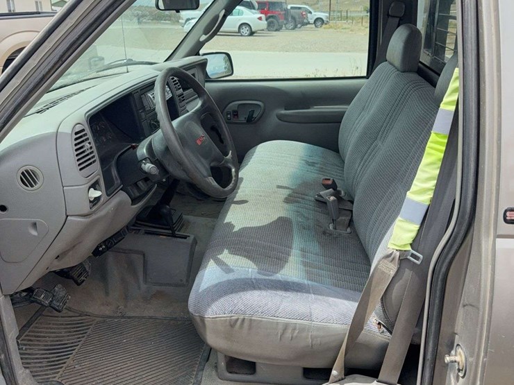 1999-gmc-2500-image-23